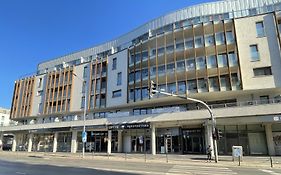 Garbary 100 White Apartment, Free Parking, Self Check-In 24H, Air-Conditioning